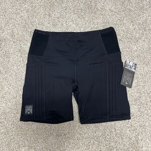 Oiselle Lucky Seven Black Shorts